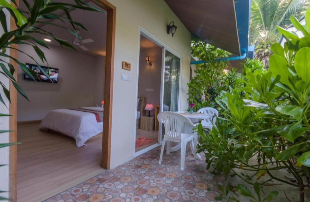 Ukulhas Villa Oceanview Hotel & Spa Kültér fotó
